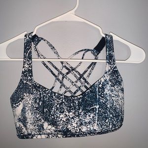 Lululemon sports bra